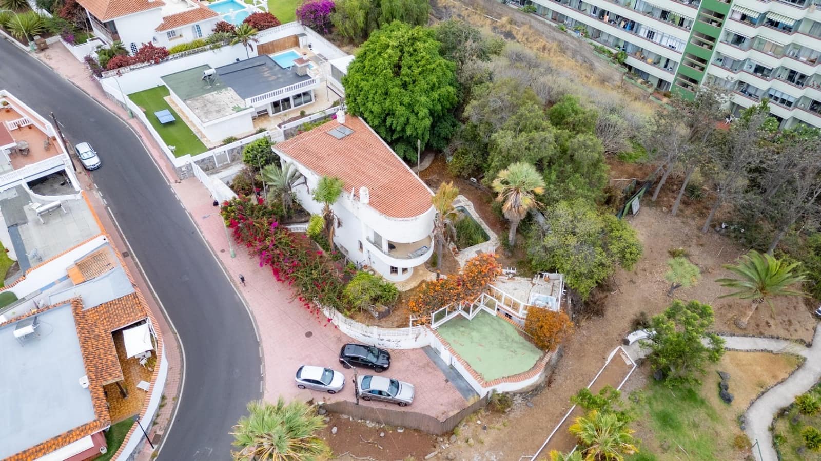 5 soveværelse Villa til salg i Puerto de la Cruz med garage - € 670.000 (Ref: 9228631)
