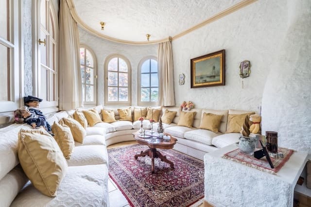 5 slaapkamer Villa te koop in Puerto de la Cruz met garage - € 670.000 (Ref: 9228631)