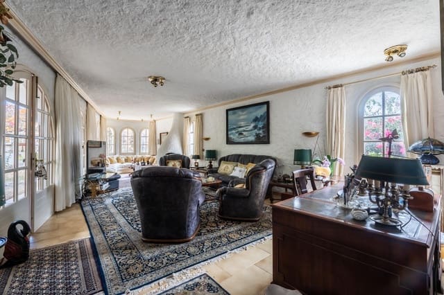 5 slaapkamer Villa te koop in Puerto de la Cruz met garage - € 670.000 (Ref: 9228631)