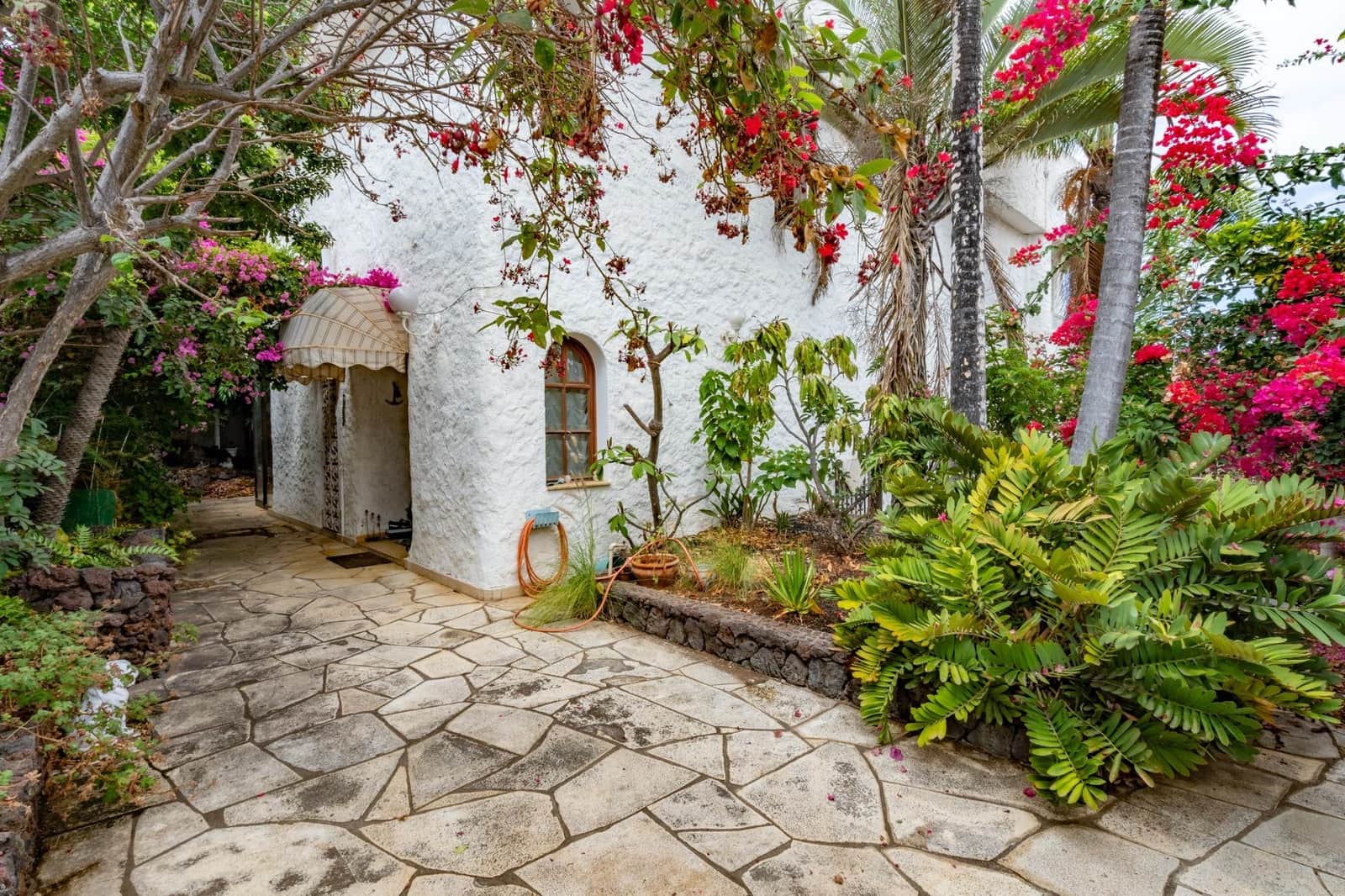 5 soveværelse Villa til salg i Puerto de la Cruz med garage - € 670.000 (Ref: 9228631)