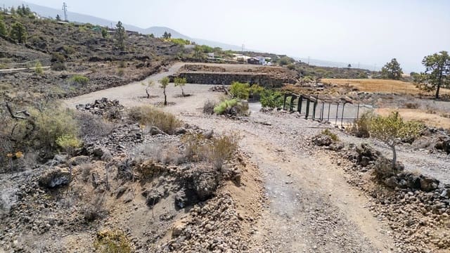 Undeveloped Land for sale in Guía de Isora - € 85,000 (Ref: 9243028)