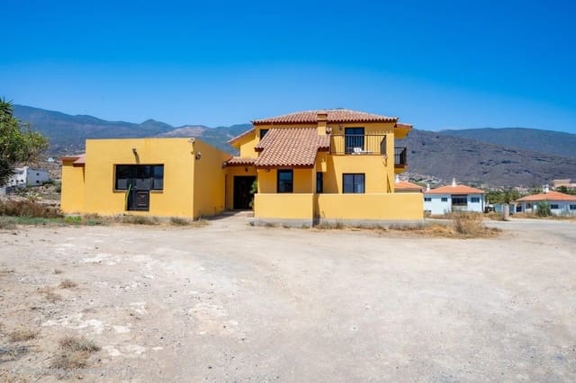 6 slaapkamer Villa te koop in Candelaria met garage - € 749.000 (Ref: 9252069)