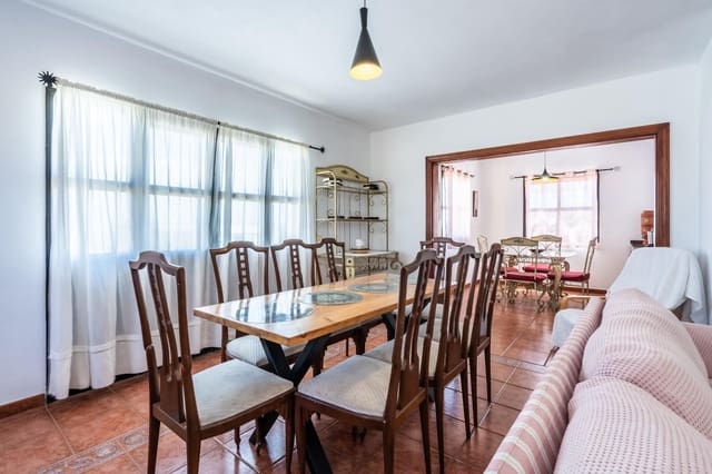 6 slaapkamer Villa te koop in Candelaria met garage - € 749.000 (Ref: 9252069)