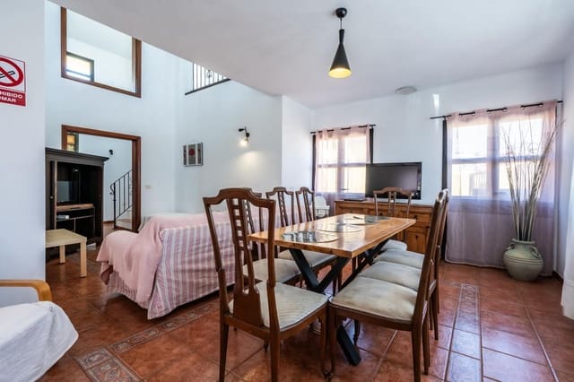 6 slaapkamer Villa te koop in Candelaria met garage - € 749.000 (Ref: 9252069)