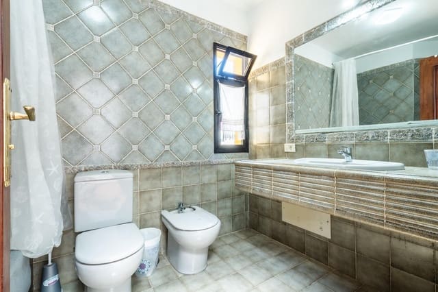 6 quarto Moradia para venda em Candelaria com garagem - 749 000 € (Ref: 9252069)