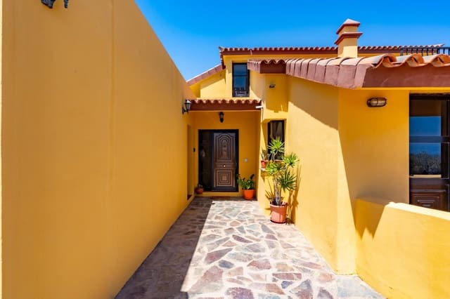 Chalet de 6 habitaciones en Candelaria en venta con garaje - 749.000 € (Ref: 9252069)