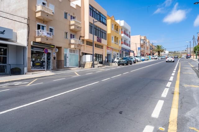Comercial para venda em San Isidro de Abona, Granadilla de Abona - 108 000 € (Ref: 9255347)