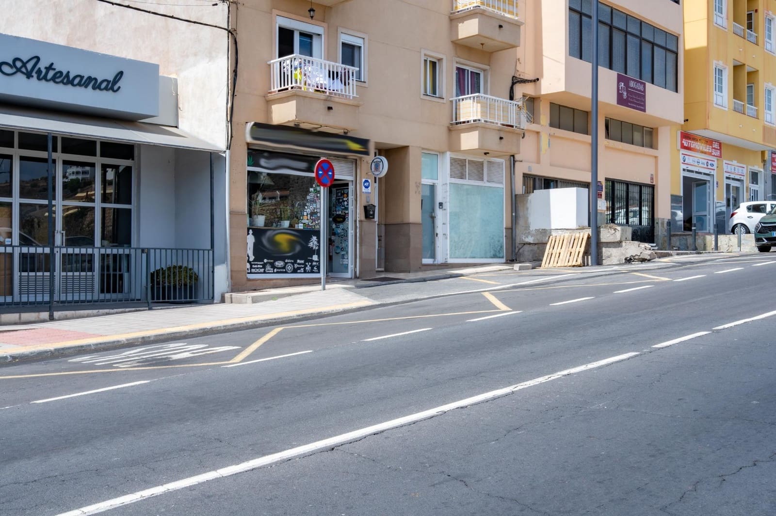 Kaupallinen myytävänä paikassa San Isidro de Abona - 108 000 € (Ref: 9255347)