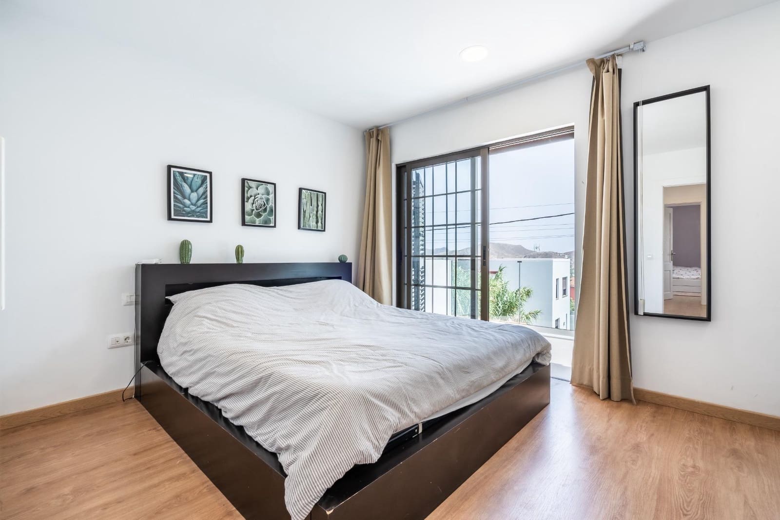 4 bedroom Apartment for sale in San Cristobal de La Laguna with garage - € 550,000 (Ref: 9330699)