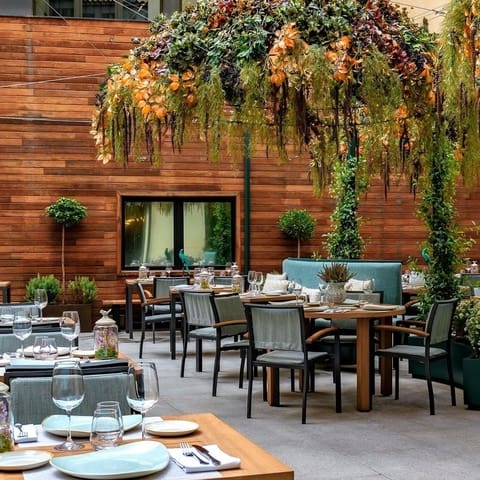 Komercyjne do wynajęcia w Playa de las Américas, Adeje - 7 000 € (Ref: 9344848)