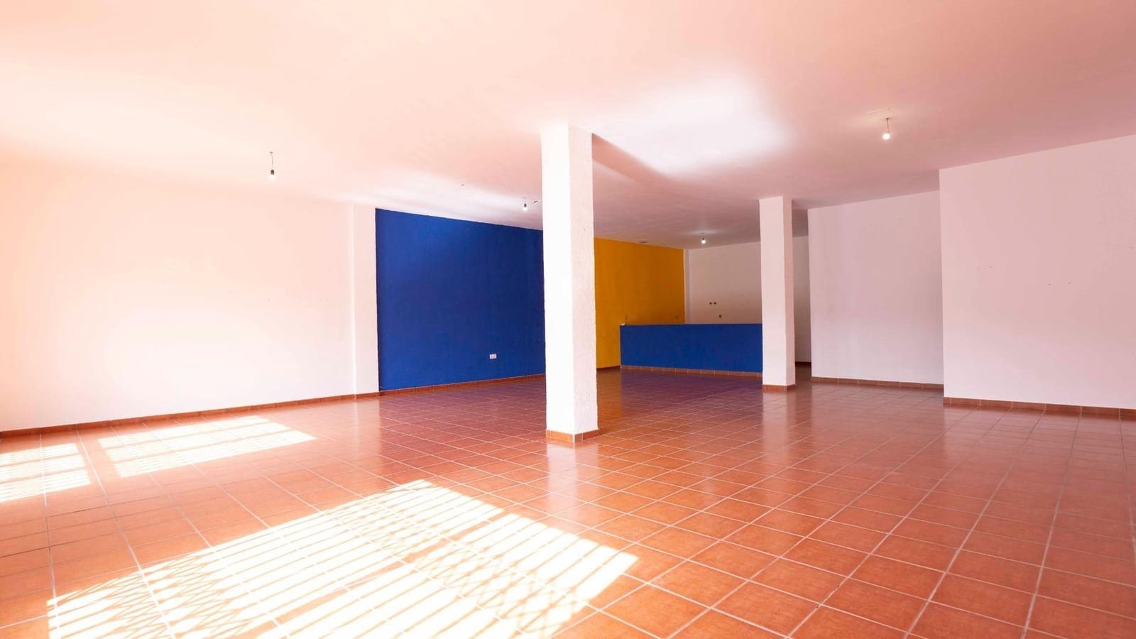 Local Comercial en Arona en alquiler - 2.400 € (Ref: 9353676)