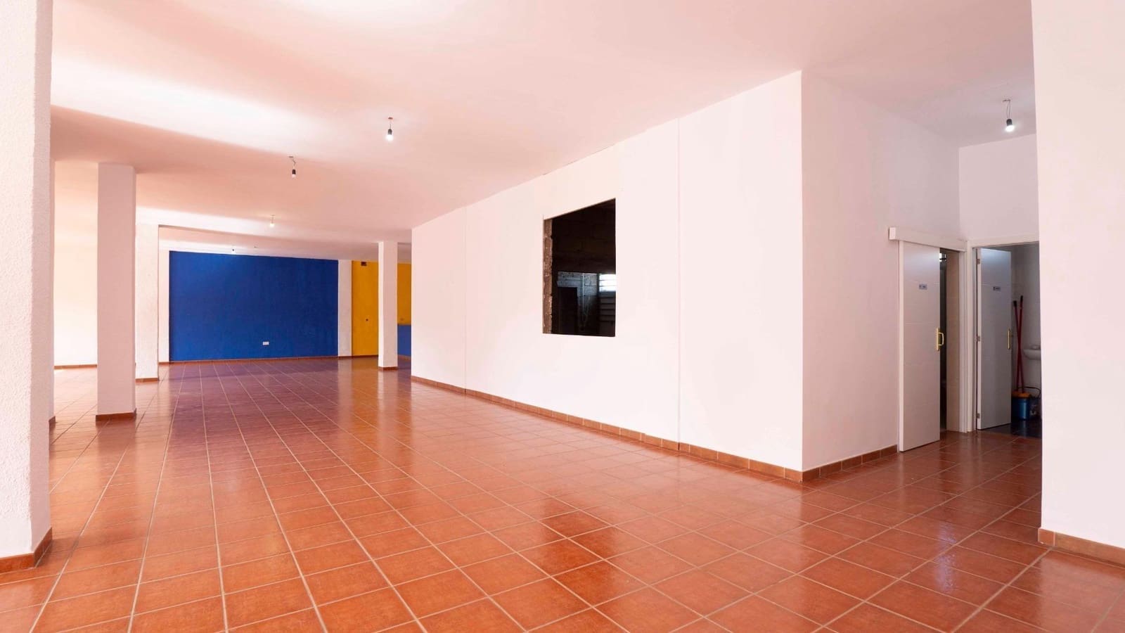 Local Comercial en Arona en alquiler - 2.400 € (Ref: 9353676)