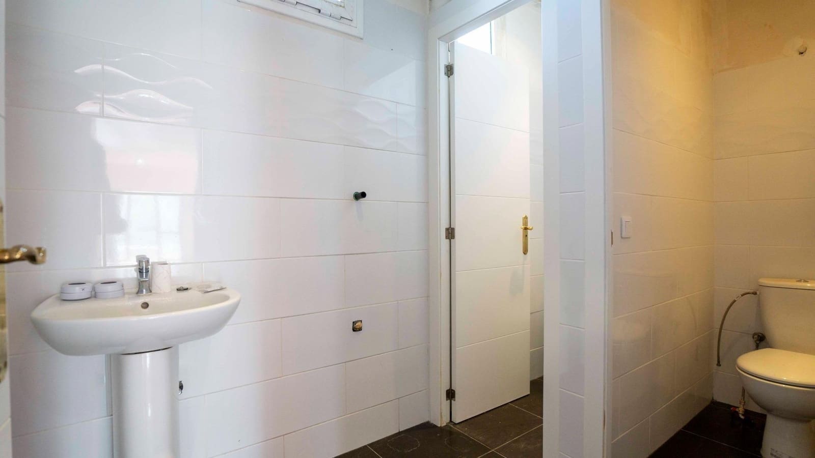 Local Comercial en Arona en alquiler - 2.400 € (Ref: 9353676)