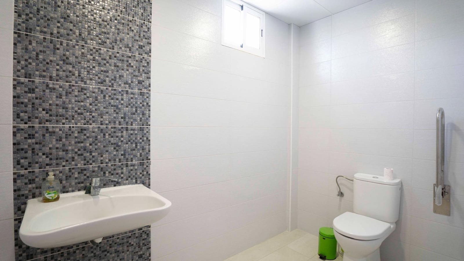 Local Comercial en Arona en alquiler - 2.400 € (Ref: 9353676)