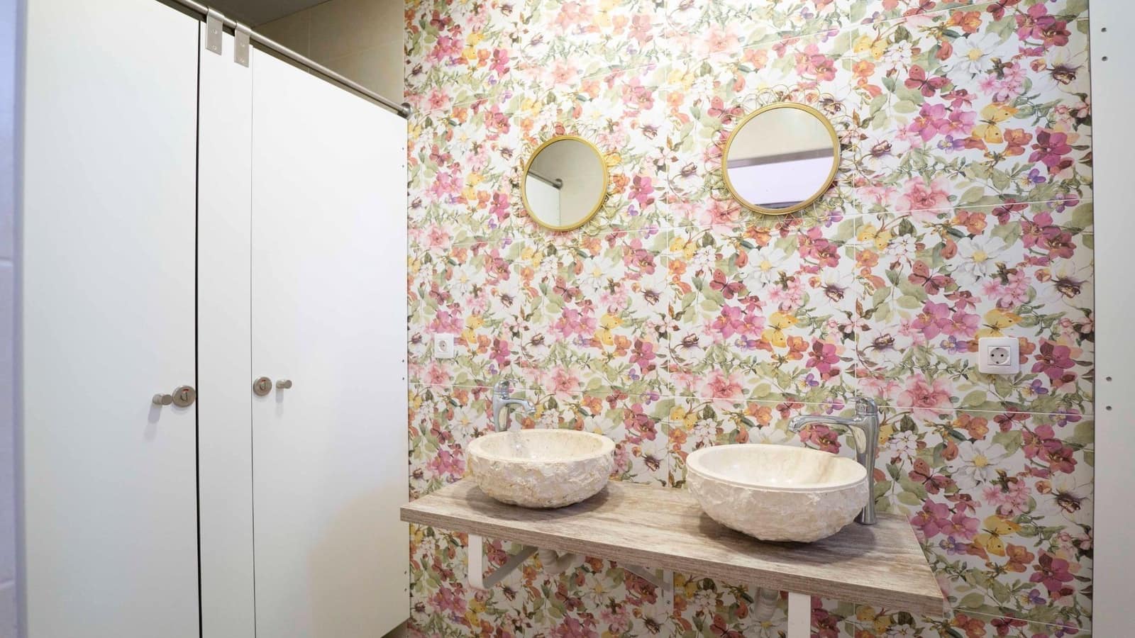 Local Comercial en Arona en alquiler - 2.400 € (Ref: 9353676)