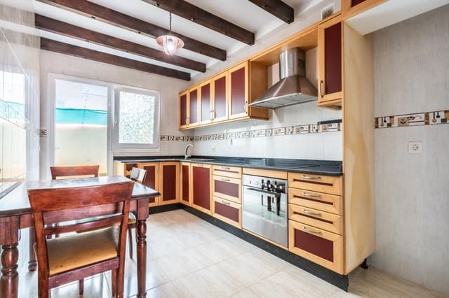 3 slaapkamer Rijtjeshuis te koop in El Matorral, Puerto del Rosario met garage - € 208.000 (Ref: 9355919)