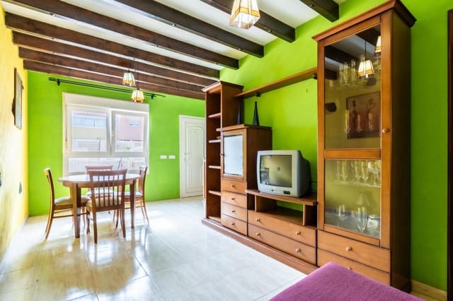 3 slaapkamer Rijtjeshuis te koop in El Matorral, Puerto del Rosario met garage - € 208.000 (Ref: 9355919)