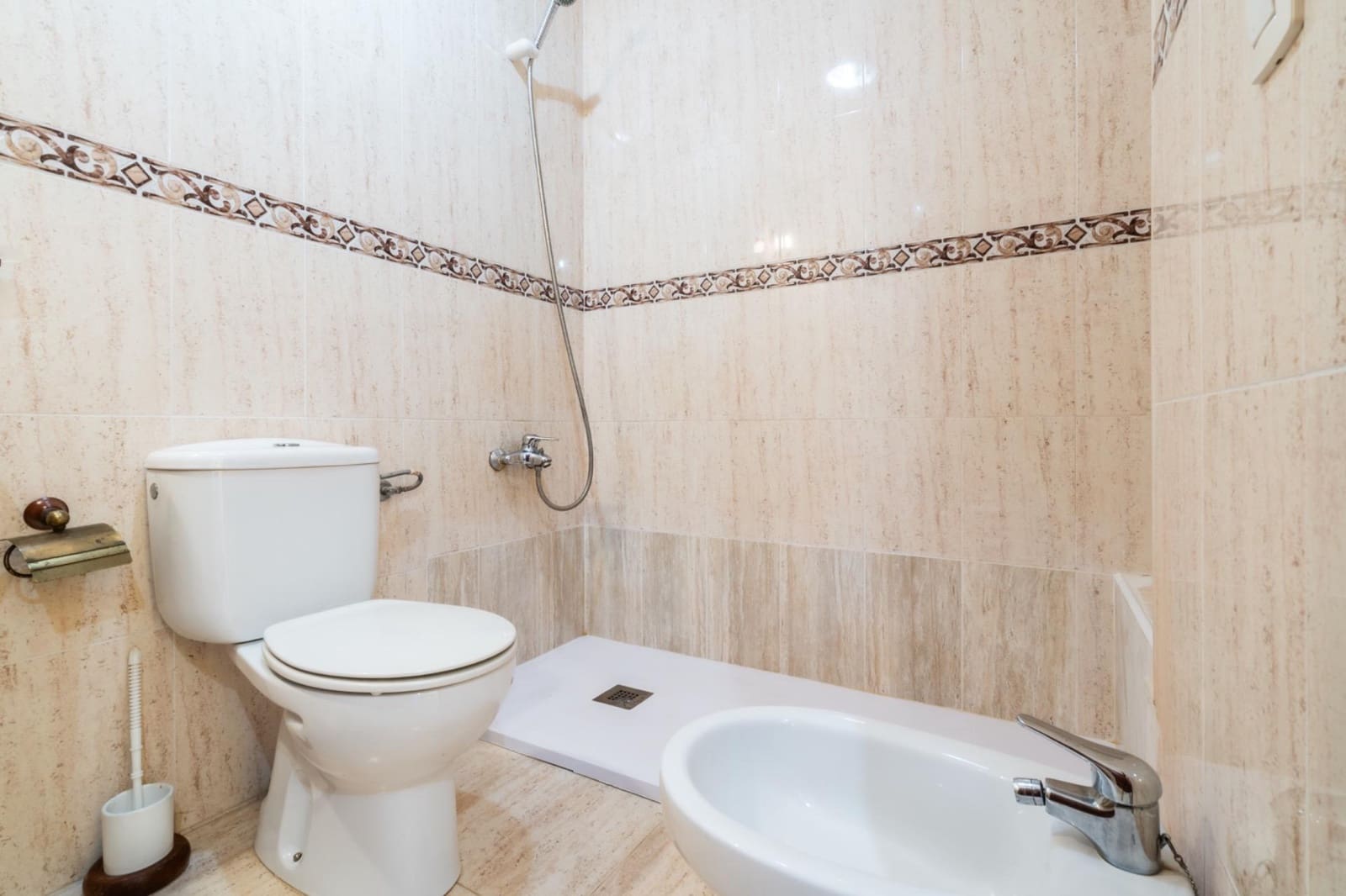 3 makuuhuone Rivitalo myytävänä paikassa El Matorral mukana 
autotalli - 208 000 € (Ref: 9355919)