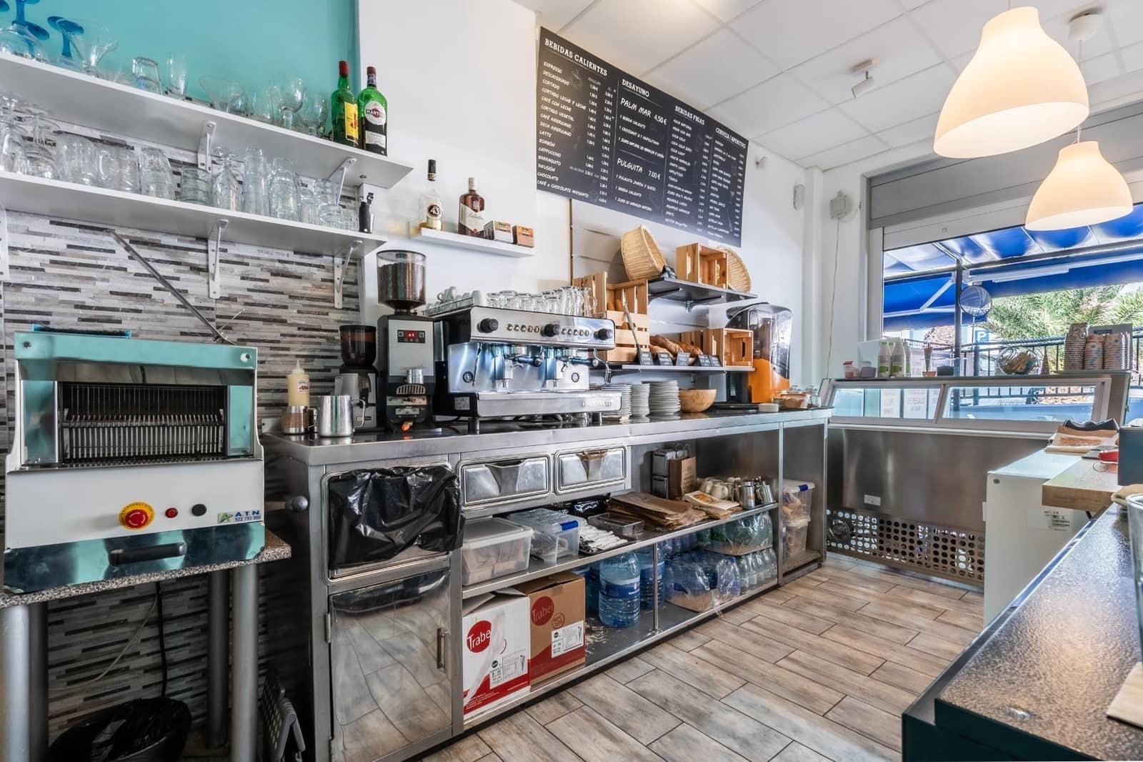 Kommersiell till salu i Palm-Mar med garage - 69 000 € (Ref: 9355920)