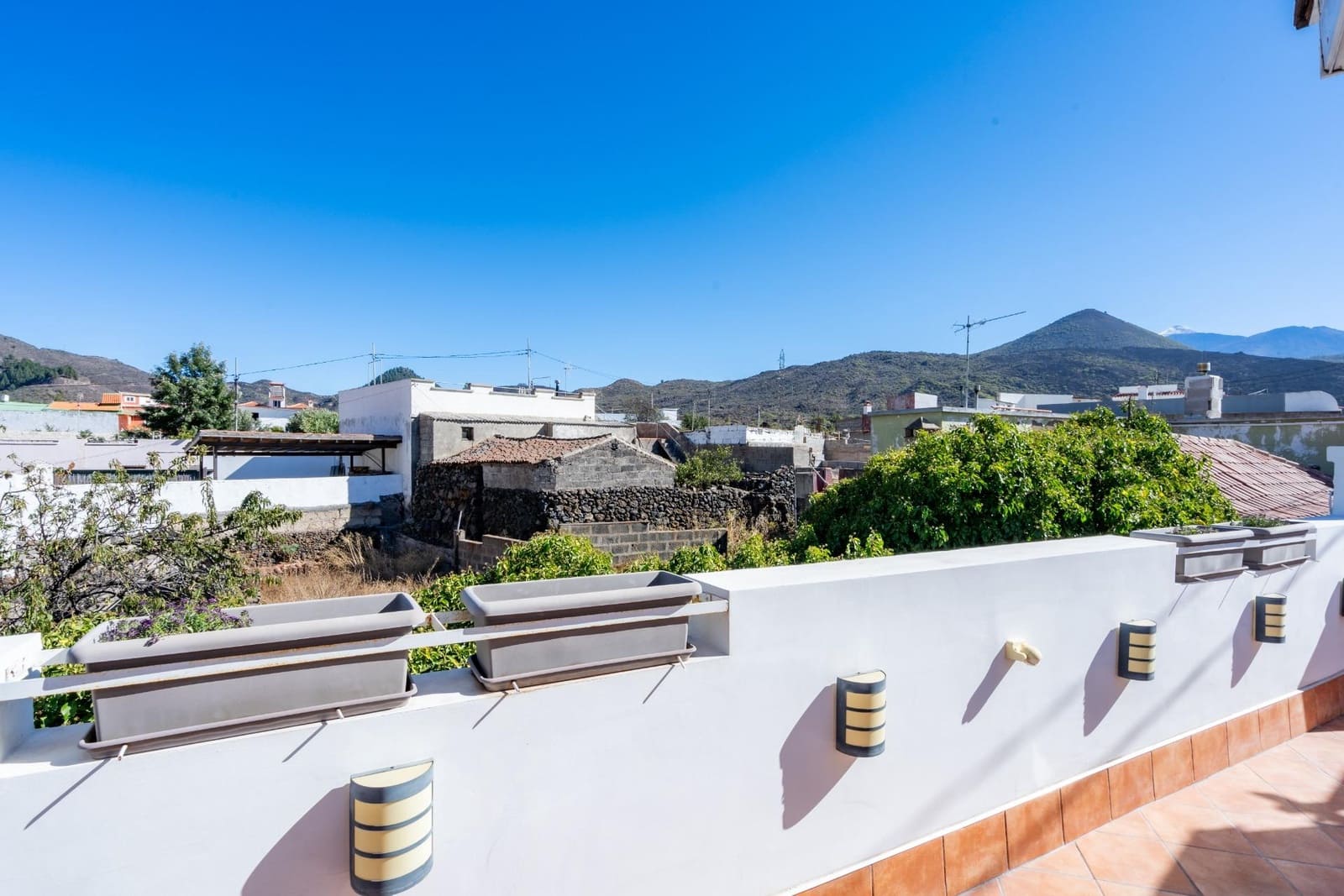 Casa de 5 habitaciones en Santiago del Teide en venta - 395.000 € (Ref: 9385689)