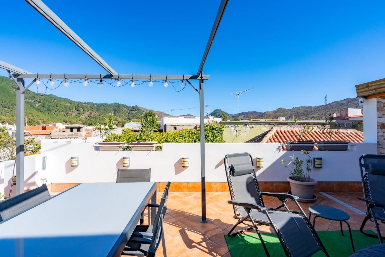 Casa de 5 habitaciones en Santiago del Teide en venta - 395.000 € (Ref: 9385689)