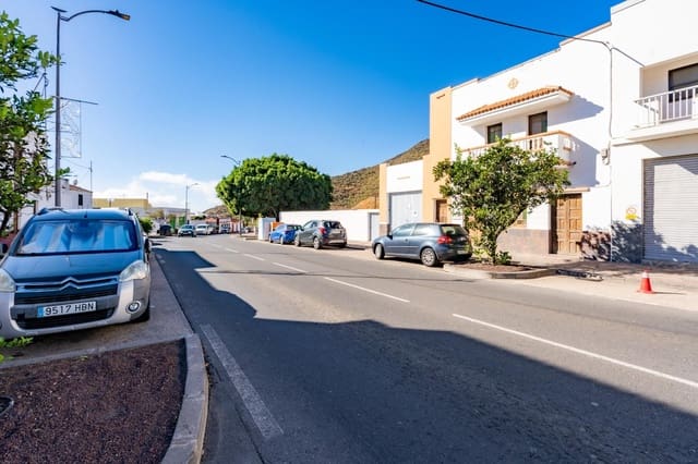 5 bedroom Townhouse for sale in Santiago del Teide - € 395,000 (Ref: 9385689)