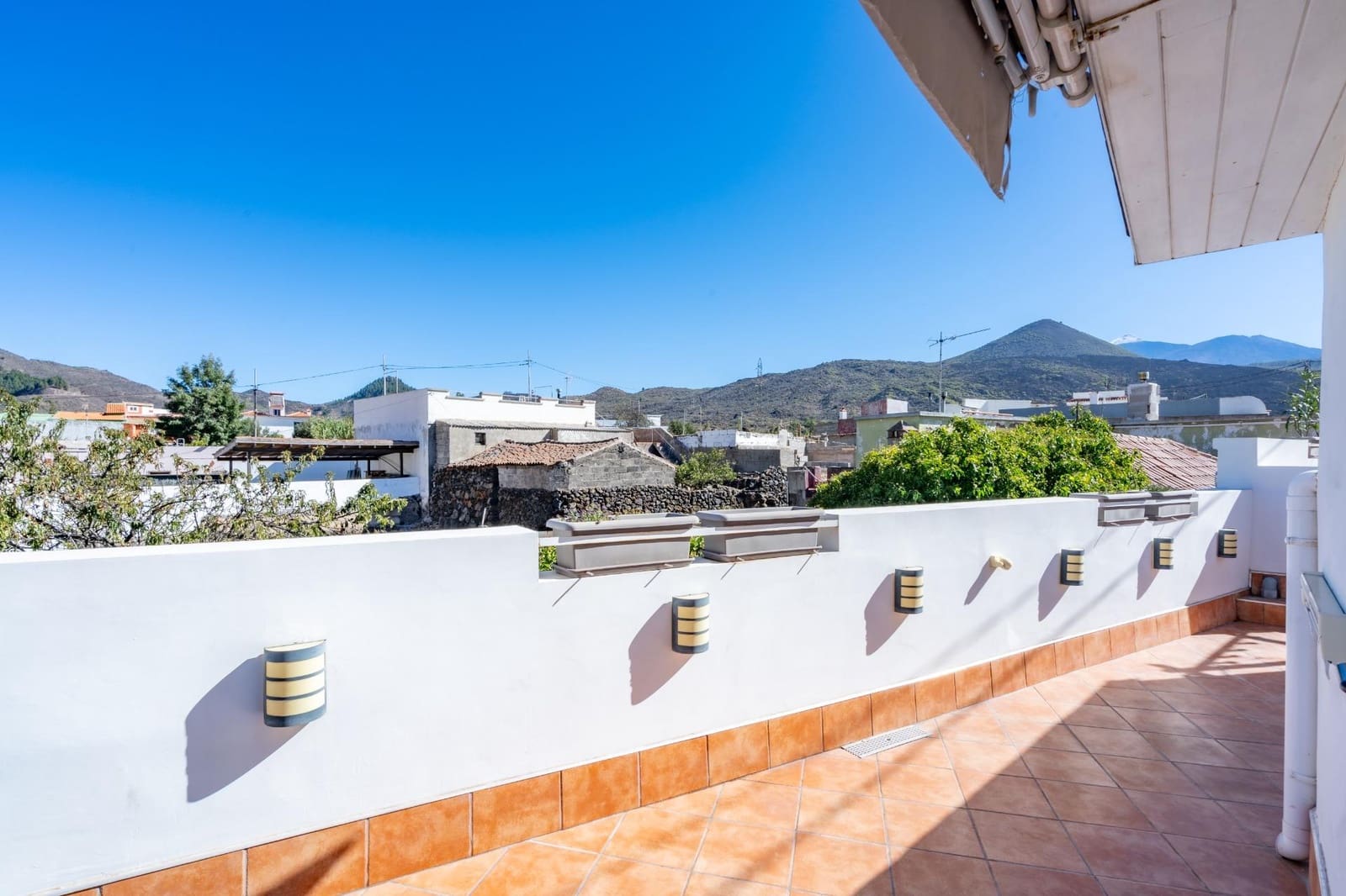 5 soveværelse Byhus til salg i Santiago del Teide - € 395.000 (Ref: 9385689)