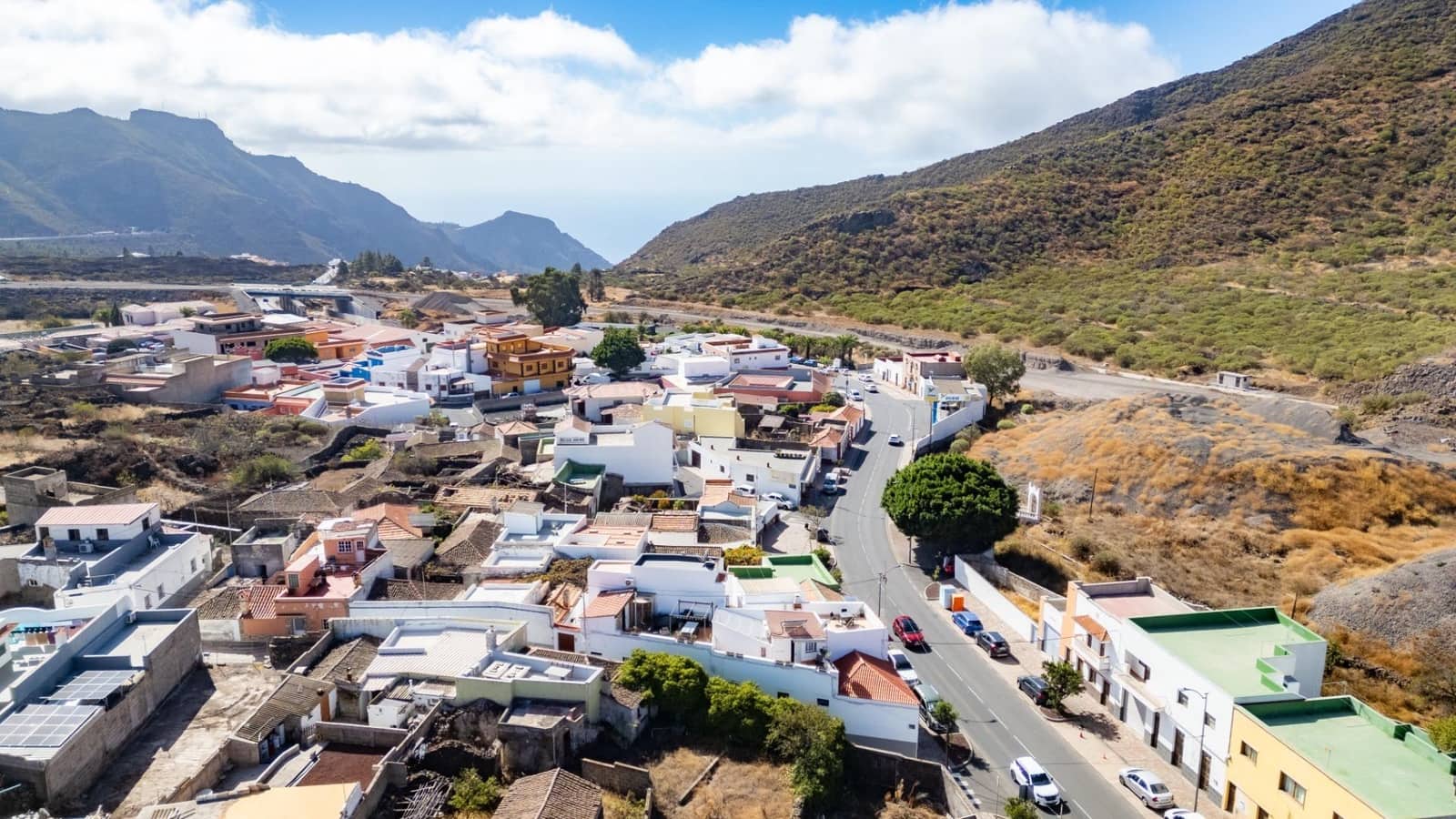 5 sypialnia Dom na sprzedaż w Santiago del Teide - 385 000 € (Ref: 9385689)