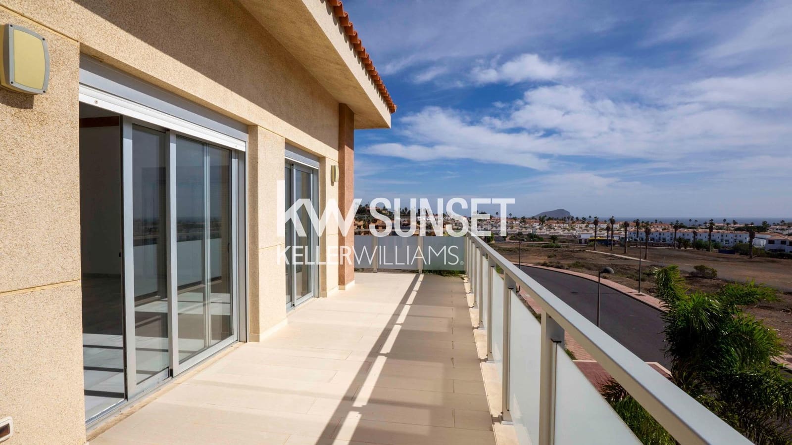 2 quarto Penthouse para venda em San Miguel de Abona com piscina garagem - 349 800 € (Ref: 9390964)