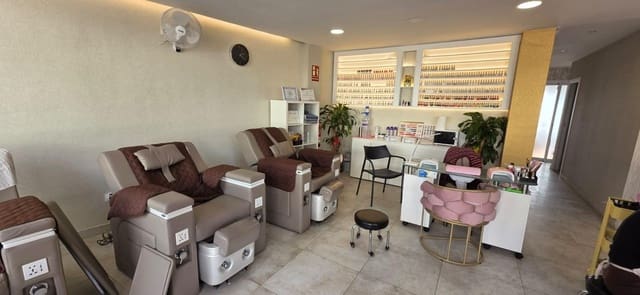 Erhverv til salg i Playa Paraiso, Adeje - € 499.000 (Ref: 9401164)