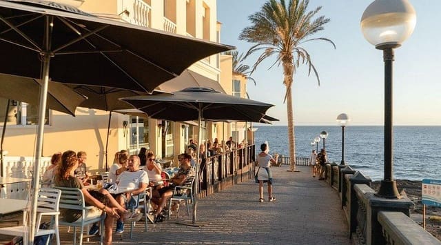 Local Comercial en Playa Paraiso, Adeje en venta - 499.000 € (Ref: 9401164)