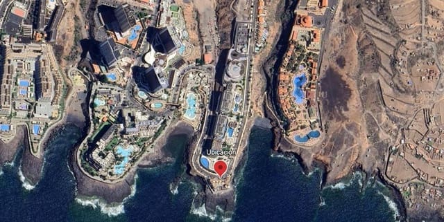 Local Comercial en Playa Paraiso, Adeje en venta - 499.000 € (Ref: 9401164)