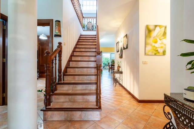 3 soverom Villa til salgs i Tegueste med garasje - € 574 000 (Ref: 9411051)