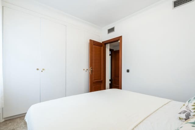 2 soverom Leilighet til salgs i Los Cristianos, Arona med svømmebasseng - € 485 000 (Ref: 9449382)