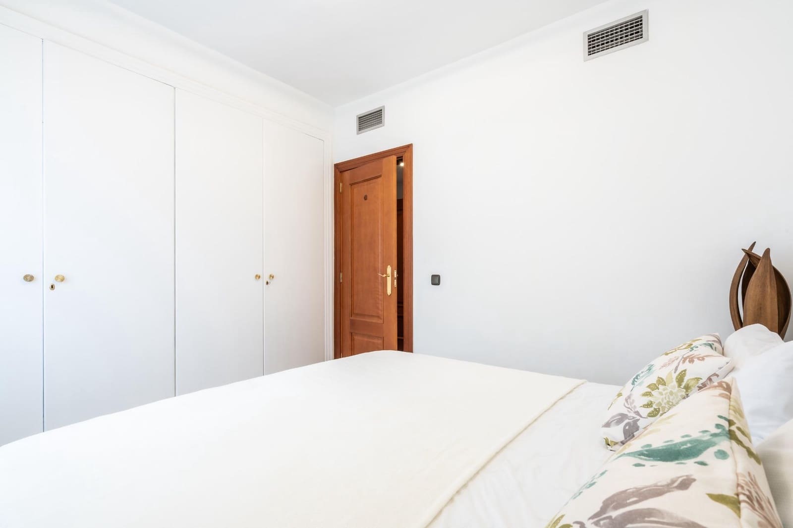 2 bedroom Apartment for sale in Los Cristianos with pool - € 485,000 (Ref: 9449382)