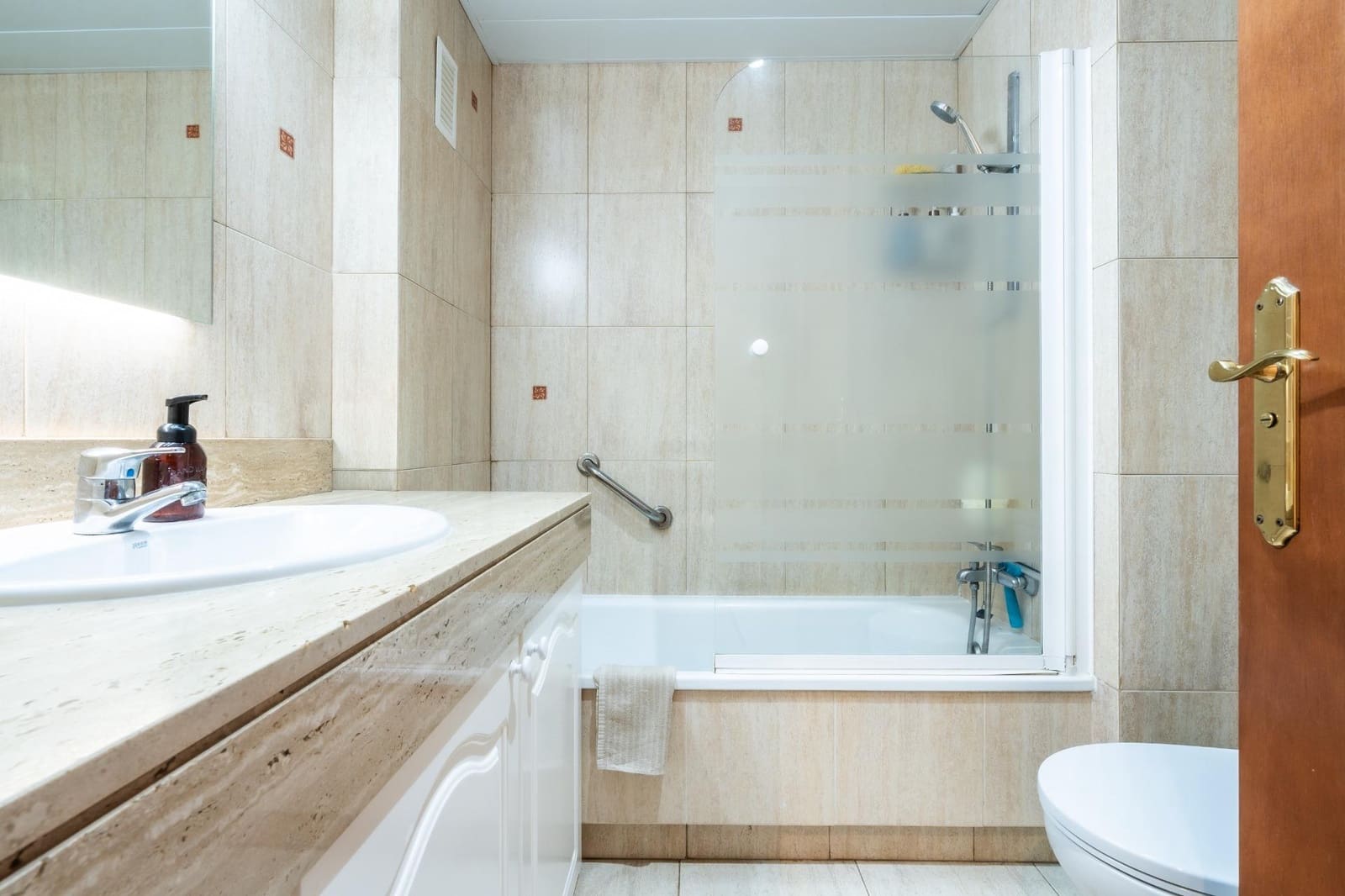 2 bedroom Apartment for sale in Los Cristianos with pool - € 485,000 (Ref: 9449382)