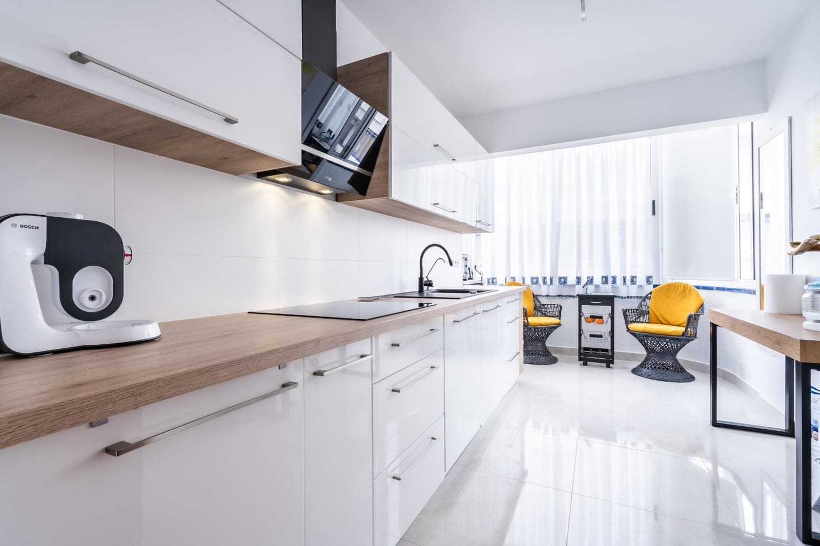 2 bedroom Apartment for sale in Los Cristianos with pool - € 485,000 (Ref: 9449382)