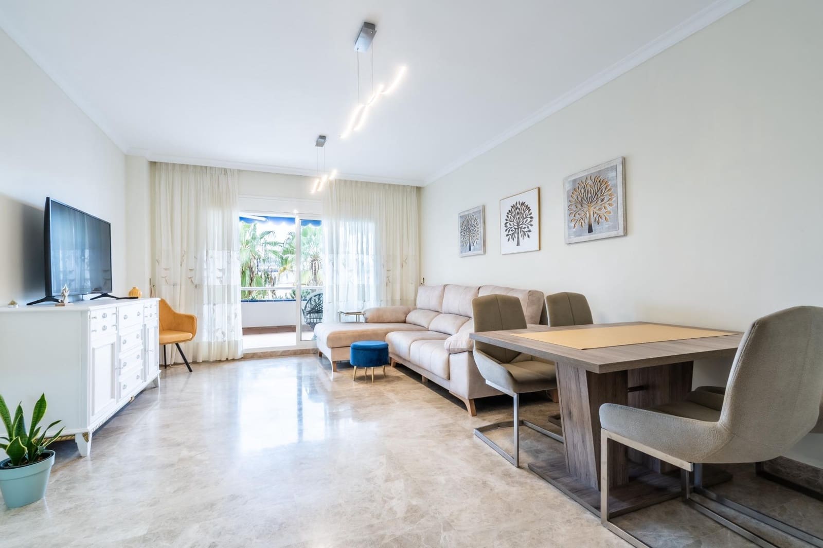 2 bedroom Apartment for sale in Los Cristianos with pool - € 485,000 (Ref: 9449382)