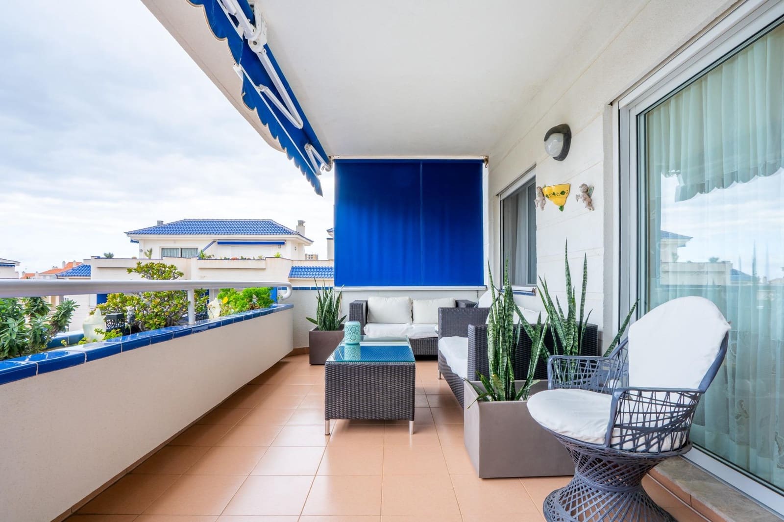 2 bedroom Apartment for sale in Los Cristianos with pool - € 485,000 (Ref: 9449382)