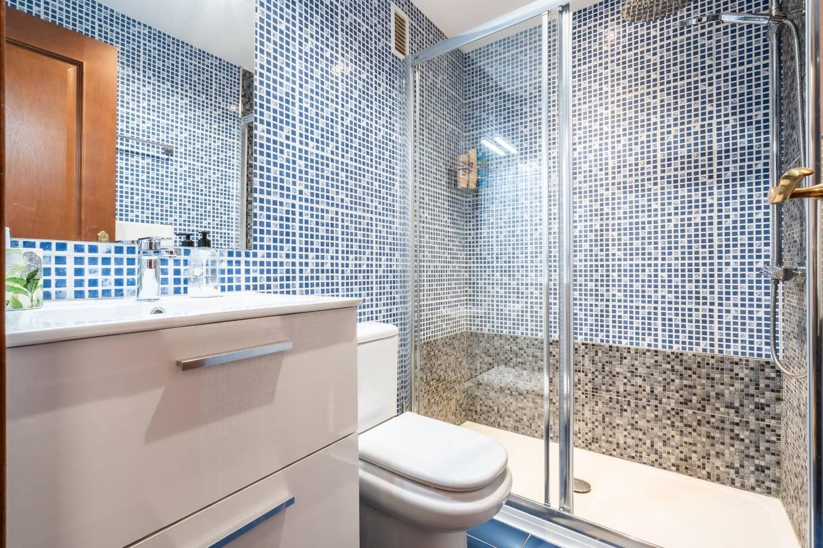 2 bedroom Apartment for sale in Los Cristianos with pool - € 485,000 (Ref: 9449382)