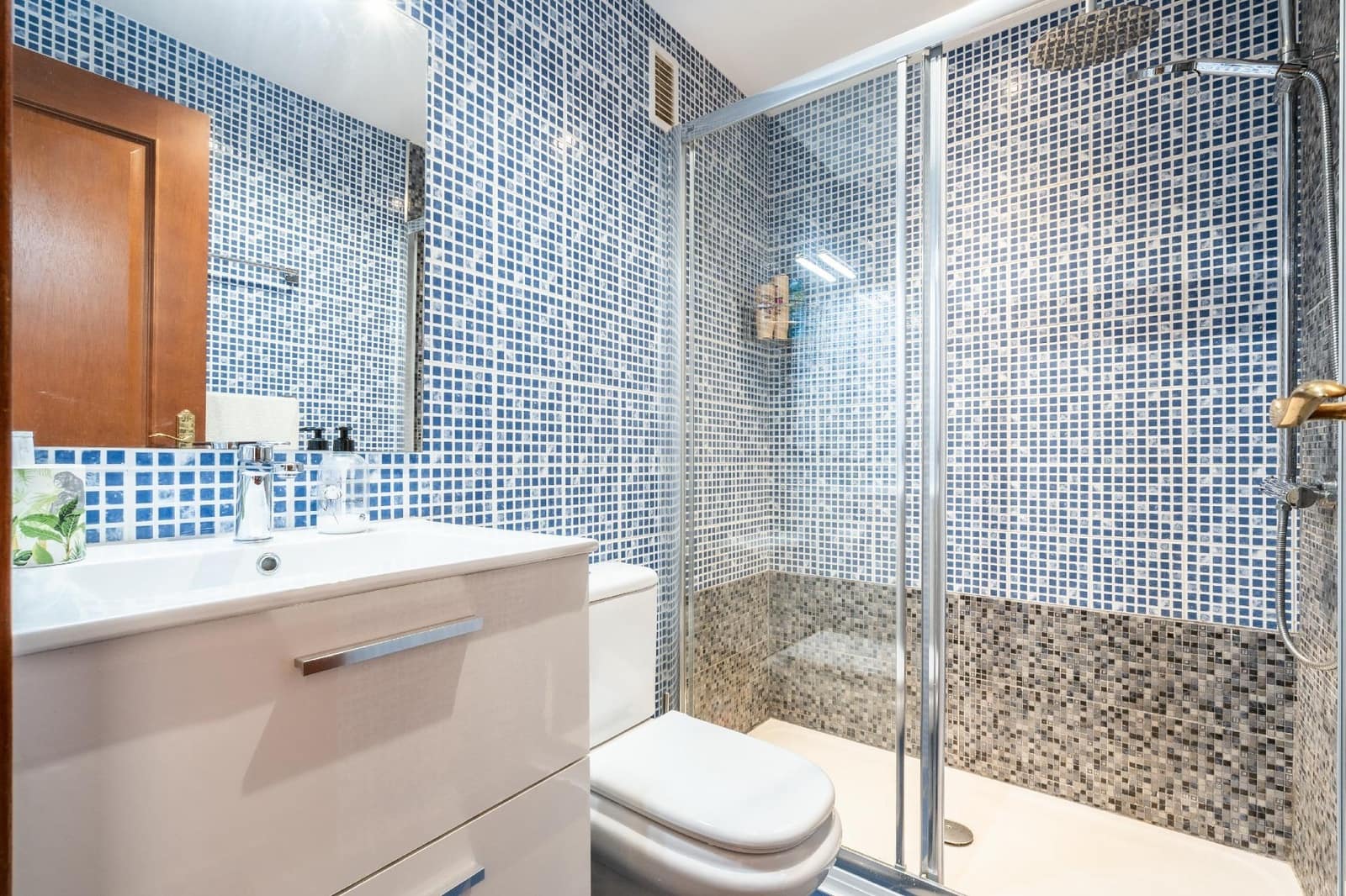 2 bedroom Apartment for sale in Los Cristianos with pool - € 485,000 (Ref: 9449382)