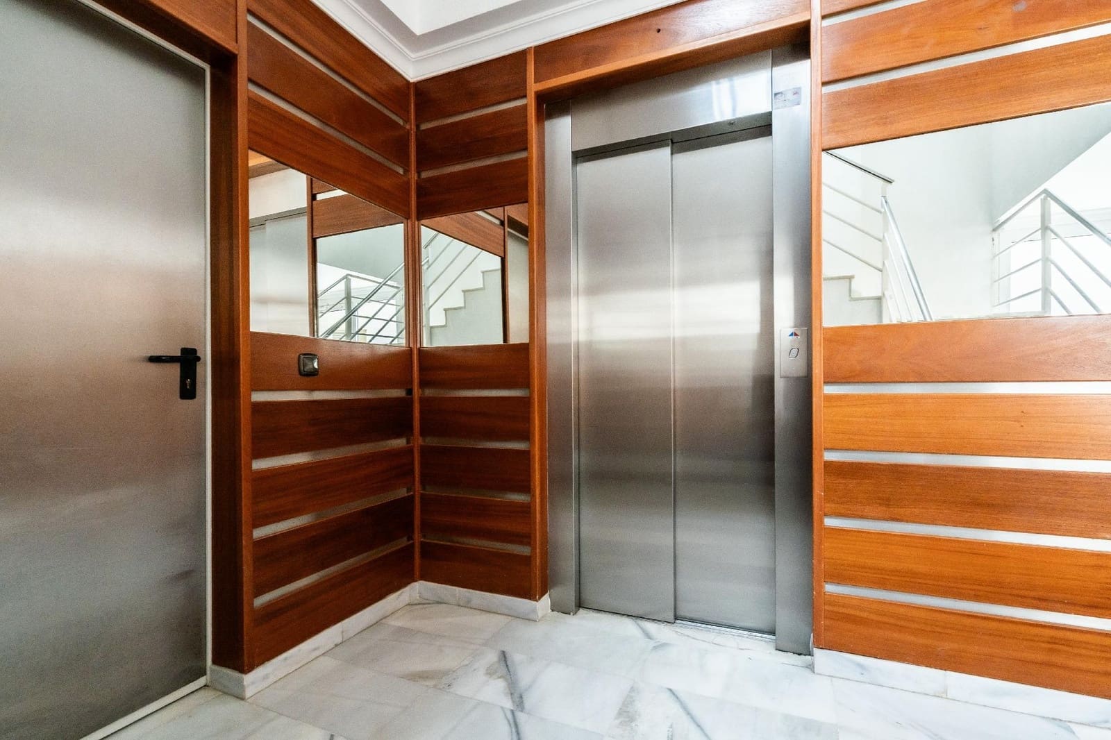 2 bedroom Apartment for sale in Los Cristianos with pool - € 485,000 (Ref: 9449382)