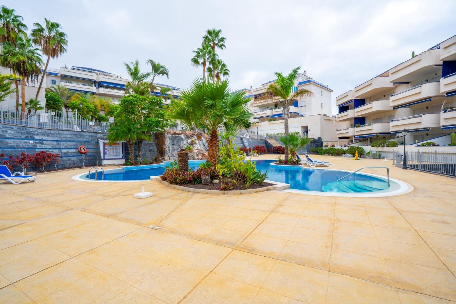 2 bedroom Apartment for sale in Los Cristianos with pool - € 485,000 (Ref: 9449382)