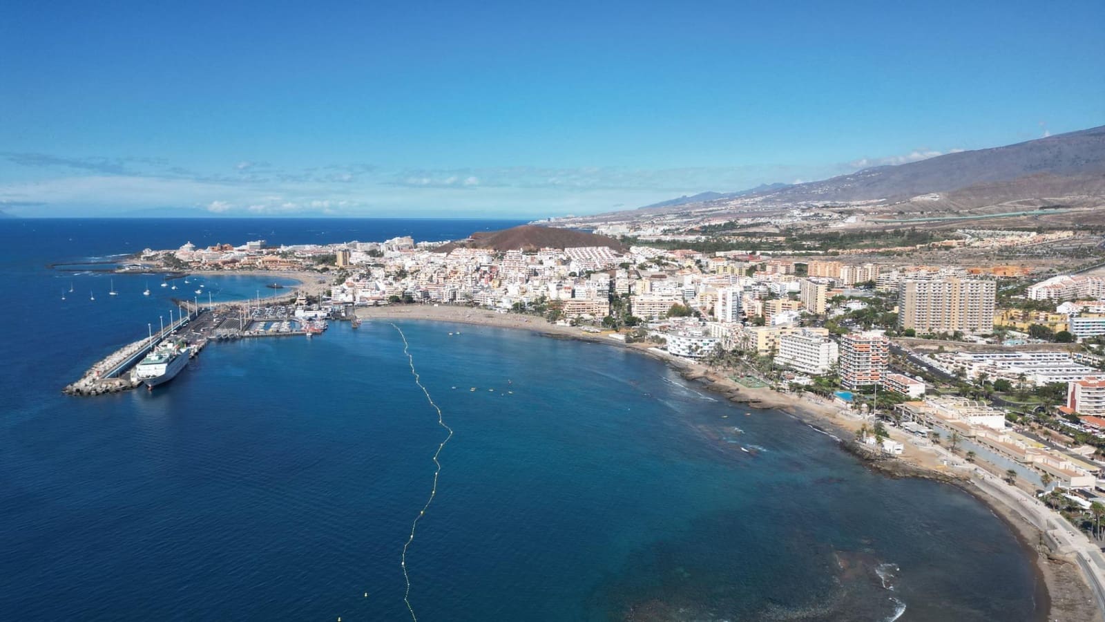 2 bedroom Apartment for sale in Los Cristianos with pool - € 485,000 (Ref: 9449382)