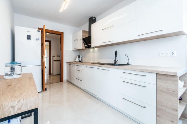 2 soverom Leilighet til salgs i Los Cristianos, Arona med svømmebasseng - € 485 000 (Ref: 9449382)