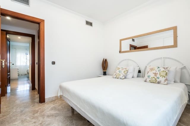 2 bedroom Apartment for sale in Los Cristianos, Arona with pool - € 485,000 (Ref: 9449382)