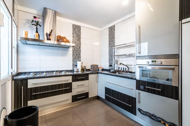 2 slaapkamer Flat te koop in Guargacho - € 236.000 (Ref: 9456348)