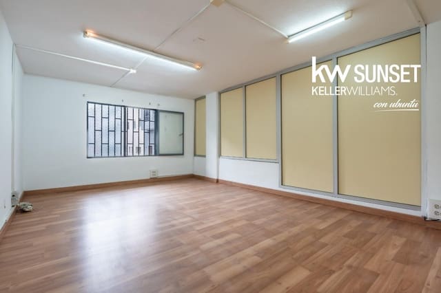 Kaupallinen vuokrattavana paikassa San Cristóbal de La Laguna - 1 200 € (Ref: 9470468)