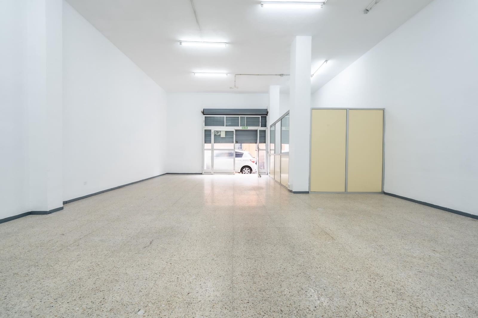 Comercial para arrendar em San Cristobal de La Laguna - 1 200 € (Ref: 9470468)