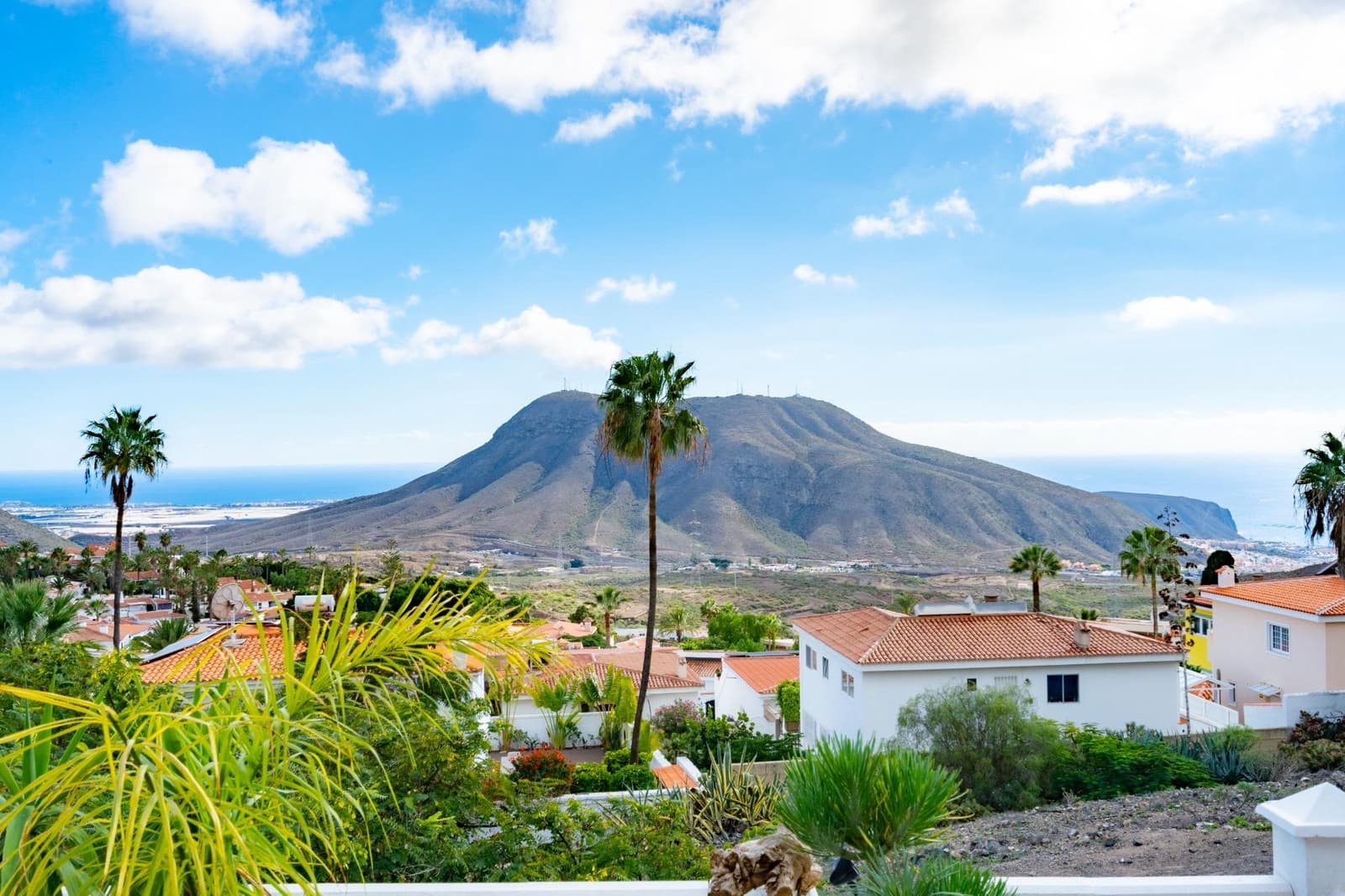 2 bedroom Apartment for sale in Chayofa with pool garage - € 349,000 (Ref: 9485351)